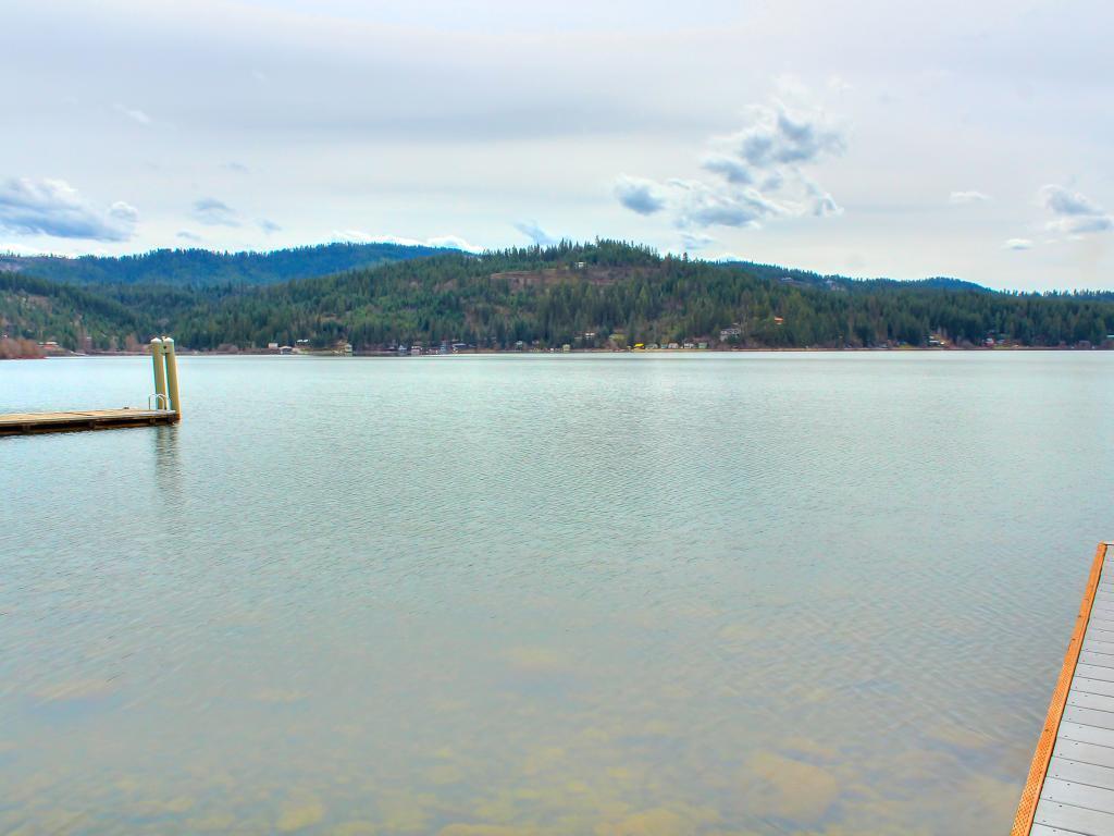 Отель Beautiful Lake Coeur D'Alene Cabin On The Bay Mica Номер фото