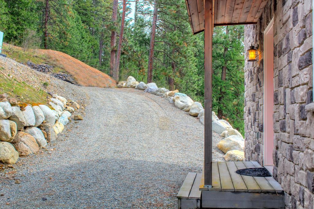 Отель Beautiful Lake Coeur D'Alene Cabin On The Bay Mica Экстерьер фото